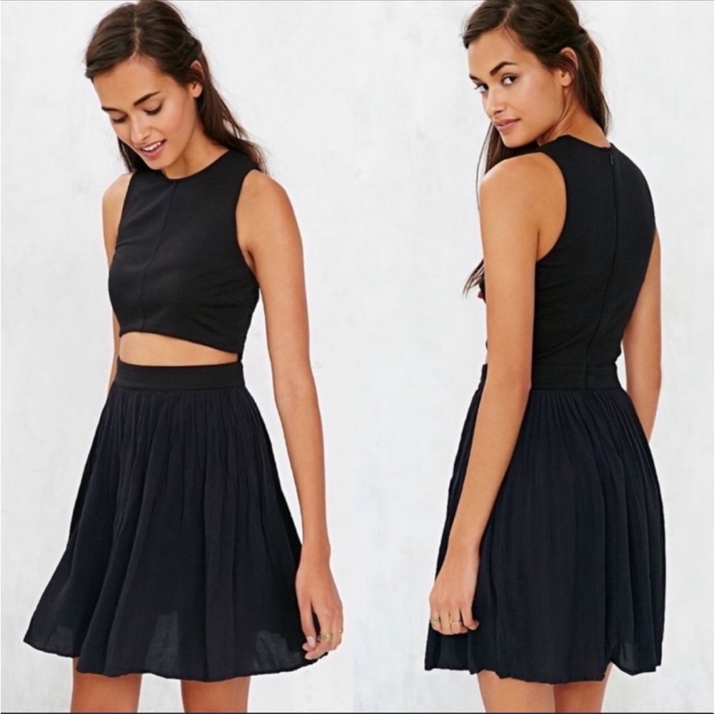 ALICE & UO URBAN OUTFITTERS BLACK CUTOUT FRONT PLEATED BLACK DRESS 6